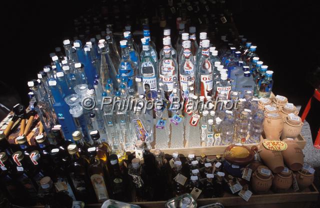 crete 23.JPG - Bouteilles d'ouzoCrète